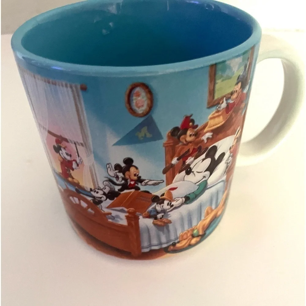 MICKEY MOUSE THROUGH THE YEARS 90’s Vintage coffee cup tea mug retired 12 oz